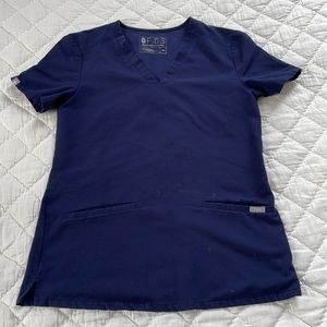 Figs scrub top with pockets